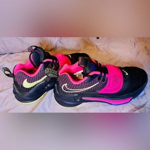 Nike Zoom Freak 3 -Kids Size 4.5 or Women’s Size 6.5 :